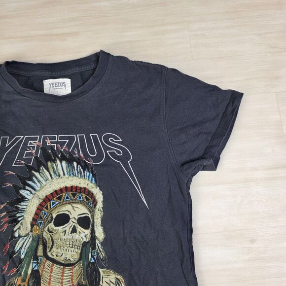 Yeezus God Wants You Tour Merch Shirt Mens Small Black Skull Native Graphic‎ Tee - Picture 4 of 8
